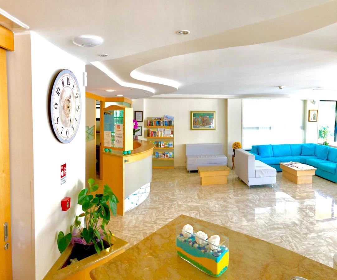 Hotel Caravel B&B Misano Adriatico Exterior foto